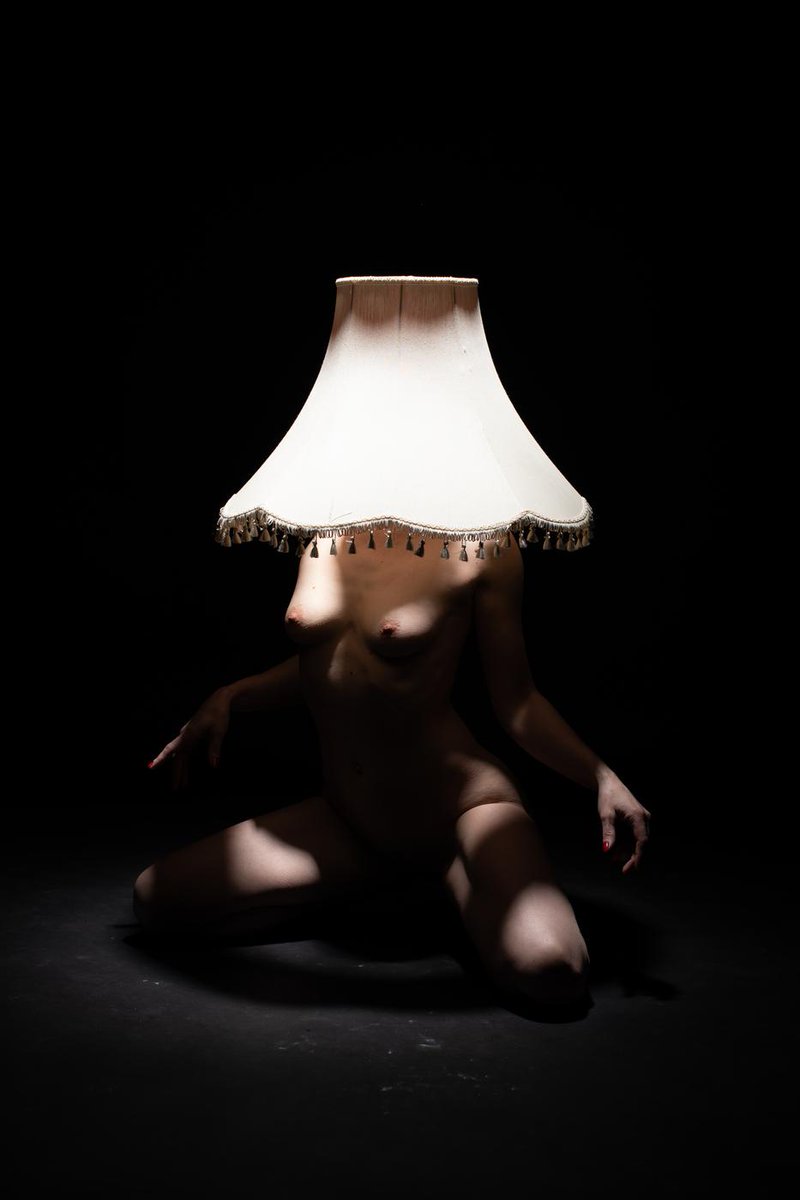 PDPEntertains's tweet photo. https://t.co/8xHJgi1ffU Lampshade Nudes  #nude #naked #lamp https://t.co/FdyZuXtQ4X