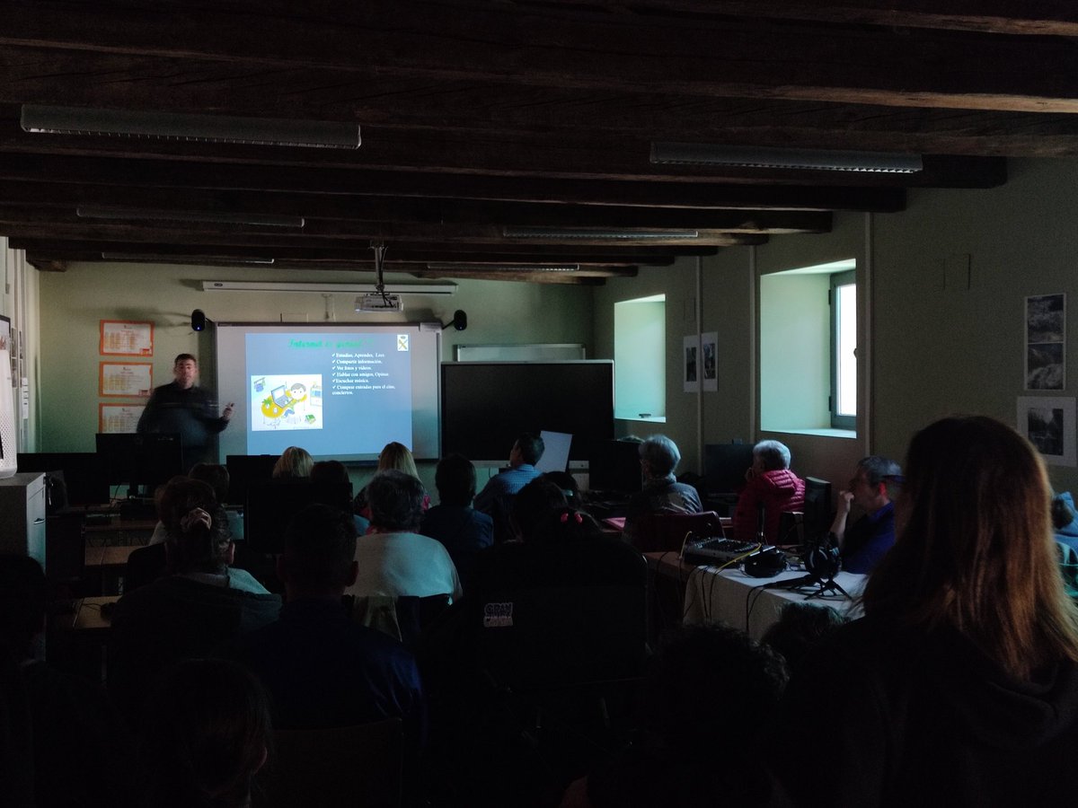 Comenzamos la charla de seguridad en Internet
#plandirector <a href="/Segovia_Gob/">Subdelegación del Gobierno en Segovia</a>