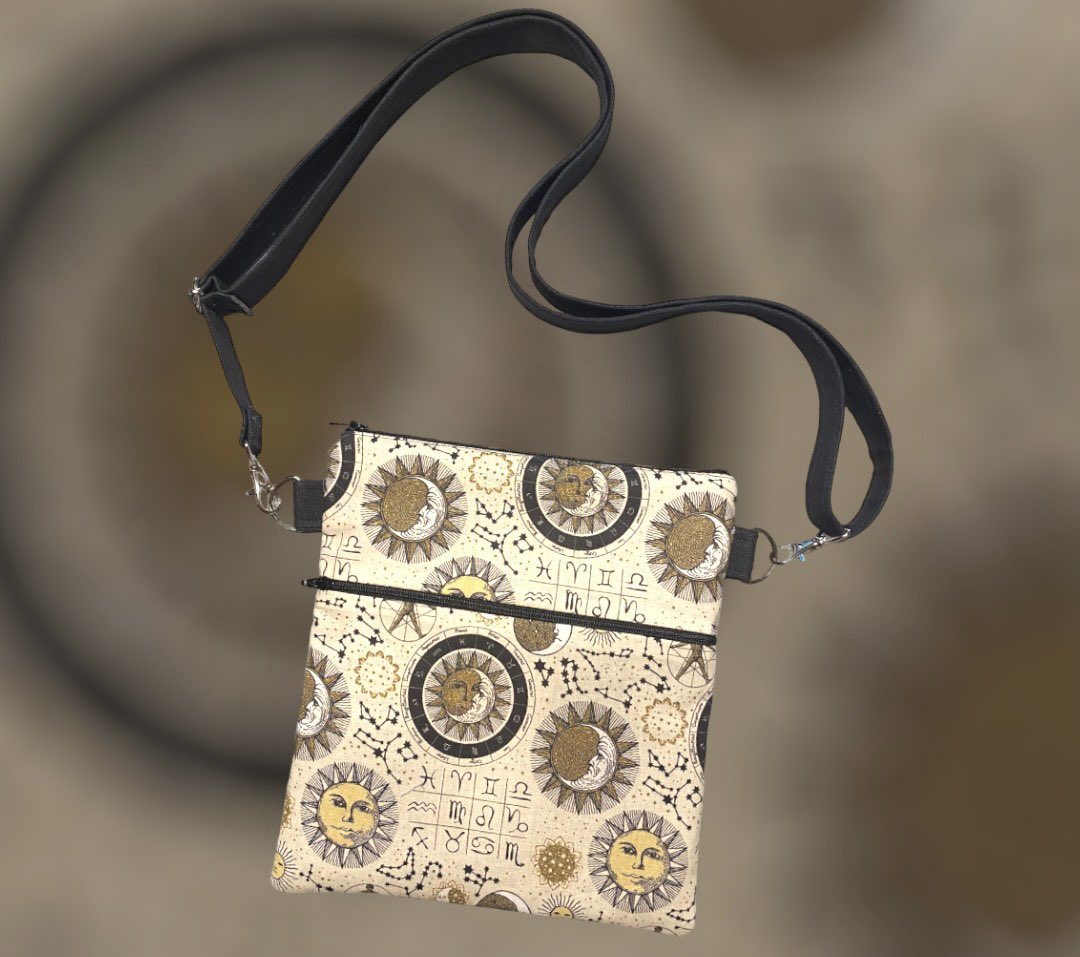 Happy Wednesday! What do you think of the new crossbody in my shop?! I LOVE it! 🤩🌚
#horoscopes #sunandmoon