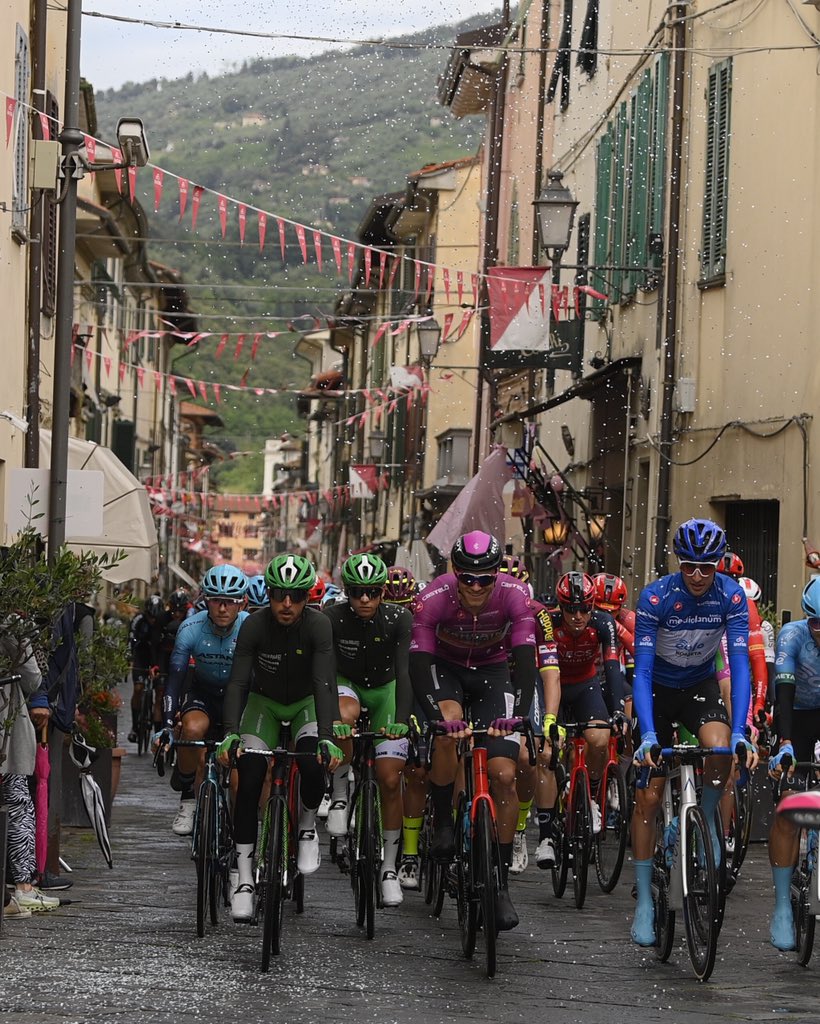 Giro d'Italia tweet media