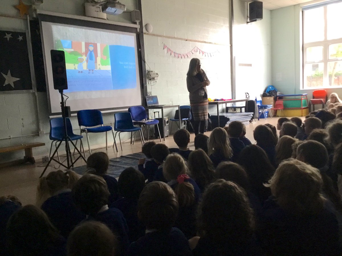 st_michaels_ham's tweet photo. Thank you to Rose from @lpoolcouncil Road safety team for speaking to our Infant children this morning about road safety. We need to remember to Stop, Look, Listen and Think before crossing the road.🚦 #SMITHValues https://t.co/FxhirQGnyZ