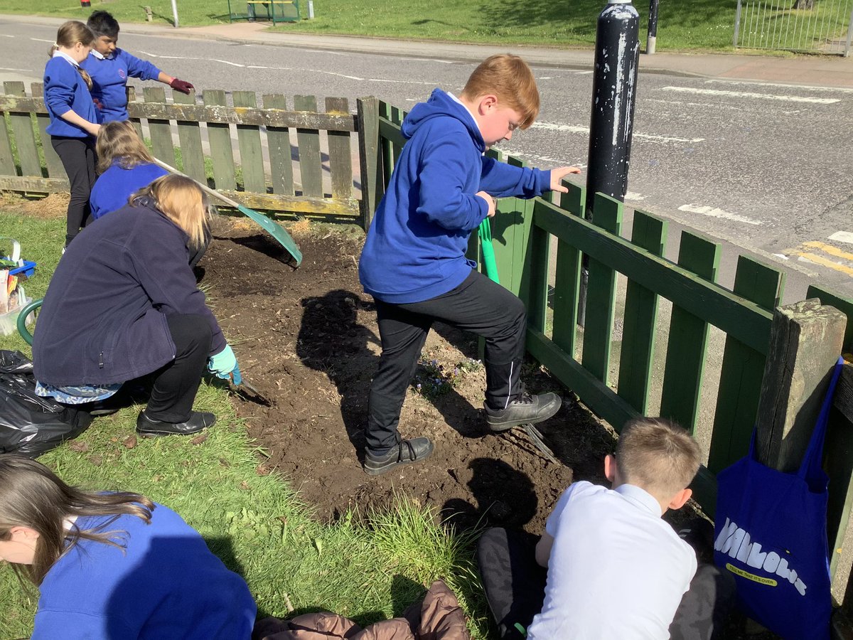 Miss Docherty🎓🍎 tweet media