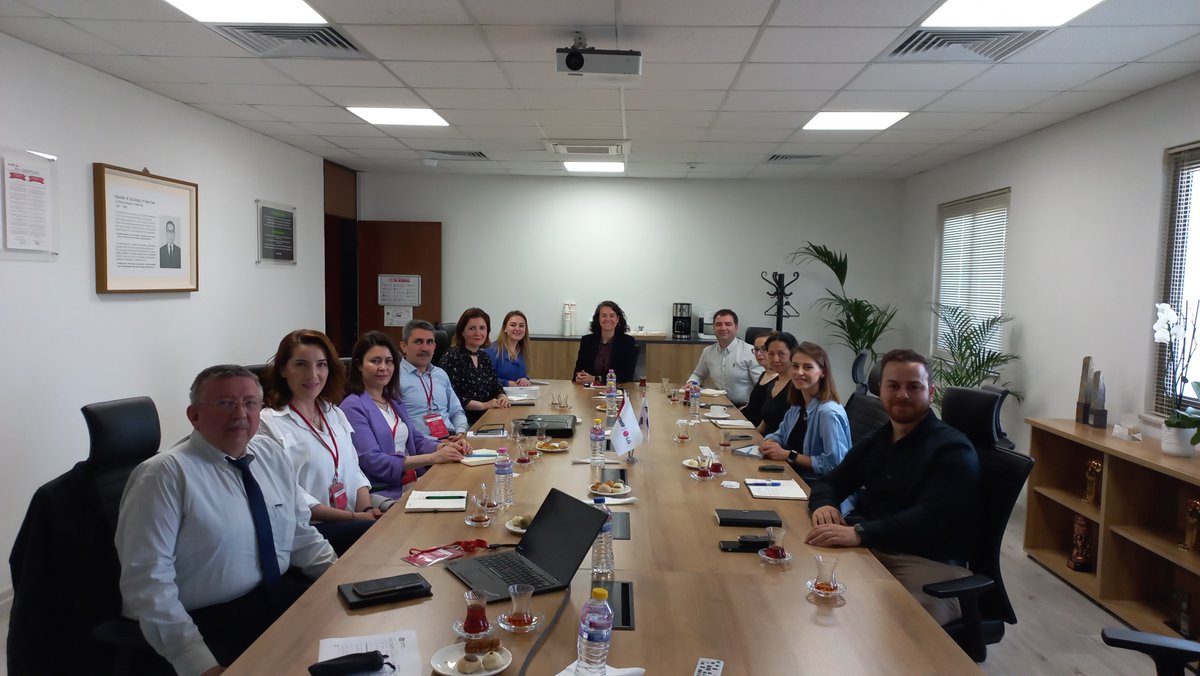 ttokocaeli's tweet photo. Arçelik-LG’ye gerçekleştirilen ziyaret kapsamında KOÜ Araştırma üniversitesi olma faaliyetleri, uzun dönem staj (İME), Yüksek Lisans programı ve KOÜ TTO'nun San-Üni. işbirlikleri, yeni yeteneklere yönelik programları görüşüldü. 
Üretim hattı ve Ar-Ge Merkezi yerinde incelendi. https://t.co/vXc1p7oYIC