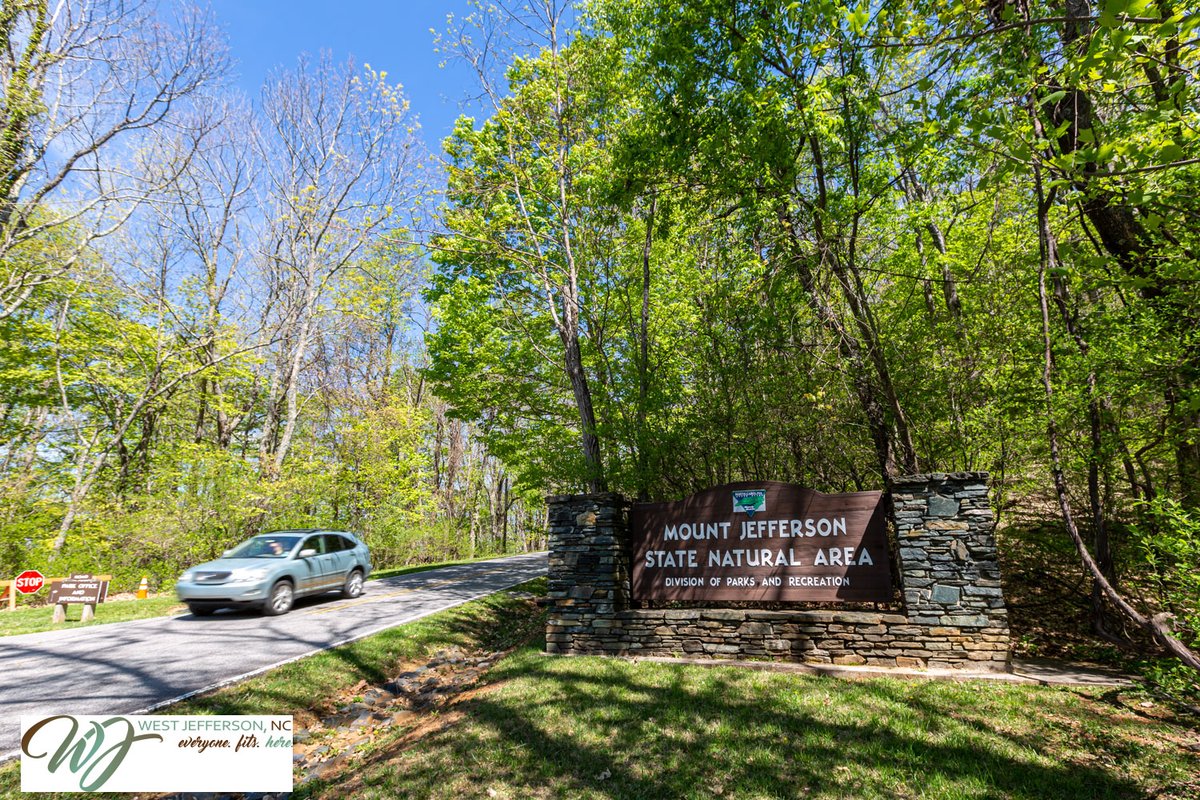 DownTownWJ's tweet photo. When you visit West Jefferson, don't forget to drive to the top of Mount Jefferson. The best views, easily accessible, anywhere around! โค๏ธ
#westjefferson #ashecountync #ashecounty #blueridgemountains #weekendgetaway #onlyinnc #lovenc #thecoolestcorner #ncmountains https://t.co/4fHeiCVVqU