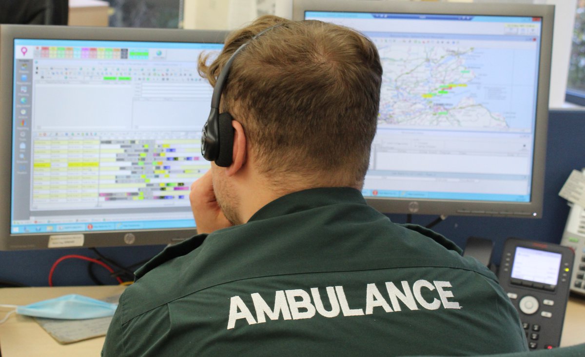 Scotambservice's tweet photo. ▶️ We are looking for a dispatcher to join our team in our West Ambulance Control Centre in Cardonald
▶️ Job involves dispatching ambulances to emergencies, ensuring optimum use of resources
▶️ You have until Monday May 22nd to apply!

Find out more 👇
https://t.co/pP1wb4xIGd https://t.co/k9q2bGAoJ1