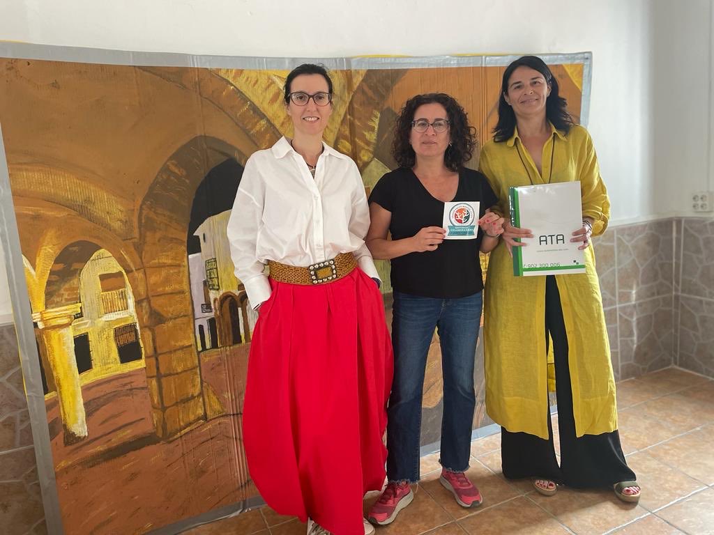 Hoy con #ATAExtremadura asesoramos en <a href="/AytoZafra/">Ayuntamiento Zafra</a> sobre el plan de #Empleo de <a href="/Junta_Ex/">Junta de Extremadura</a> y @extremtrabaja.
En la imagen <a href="/Candelaria_Carr/">Candelaria Carrera</a> y <a href="/raqueldeprado/">Raquel de Prado Narciso</a> con la psicóloga laboral de FEAFES Salud Mental Zafra con quien ampliamos colaboración.