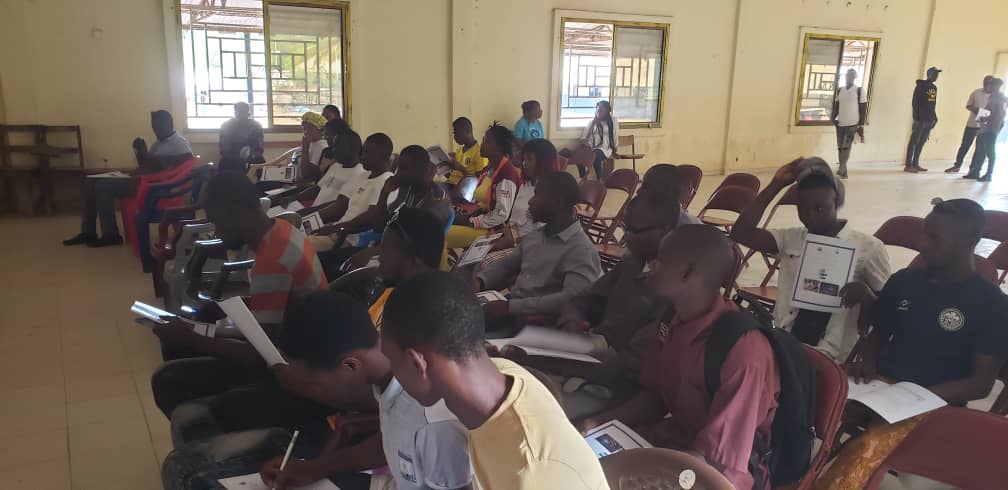 ECsalone's tweet photo. #HappeningNow!
Training of polling staff on polling procedures in #Falaba & #Koinadugu districts for the 🇸🇱Paramount Chief Member of Parliament (PMCP) elections. https://t.co/W1vbPHzwVN
