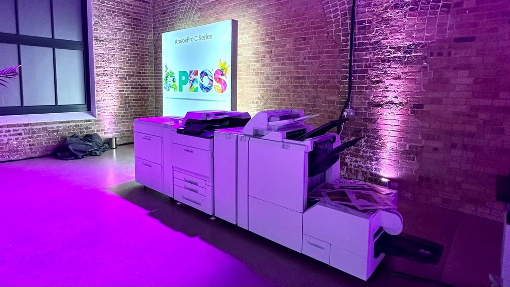 Day 1 of discovery.

Incredible colour, metallics, black and white. Efficiency, sustainability, service and support. Revoria PC1120, E1, Apeos. The best of inkjet, the best of toner.

Join us today for our second day of discovery: print-emea.fujifilm.com/discoverthedif…

#discoverthedifference