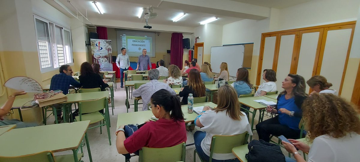 Asistimos en el <a href="/IESSanFulgencio/">IES San Fulgencio</a> a la reunión de la red 3 de <a href="/edpermanente/">Educación Permanente Personas Adultas Andalucía</a> exponiendo a las direcciones de los centros las formaciones del tercer trimestre y la detección de necesidades del <a href="/CEPdeSevilla/">CEP de Sevilla</a> Gracias <a href="/musoangel/">Ángel Muñoz</a> por contar con nosotros <a href="/FormacProfAnd/">Servicio de Planes de Formación</a> <a href="/EducaAnd/">Consejería Desarrollo Educativo y FP</a>
