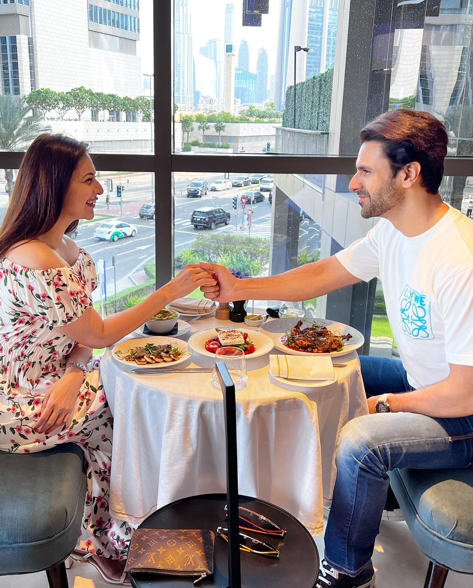 Diveklover_64's tweet photo. @Divyanka_T 
@vivekdahiya08
my Sunshine 🌞
MY DAILY MOTIVATION 😌❤️  
You are beautiful souls ❤🥺🌸 
"The secret of a happy marriage is finding the right person" Divek 😍
Love from 🇱🇰 
#DivyankaTripathi #divek https://t.co/0IiF5EKm8X