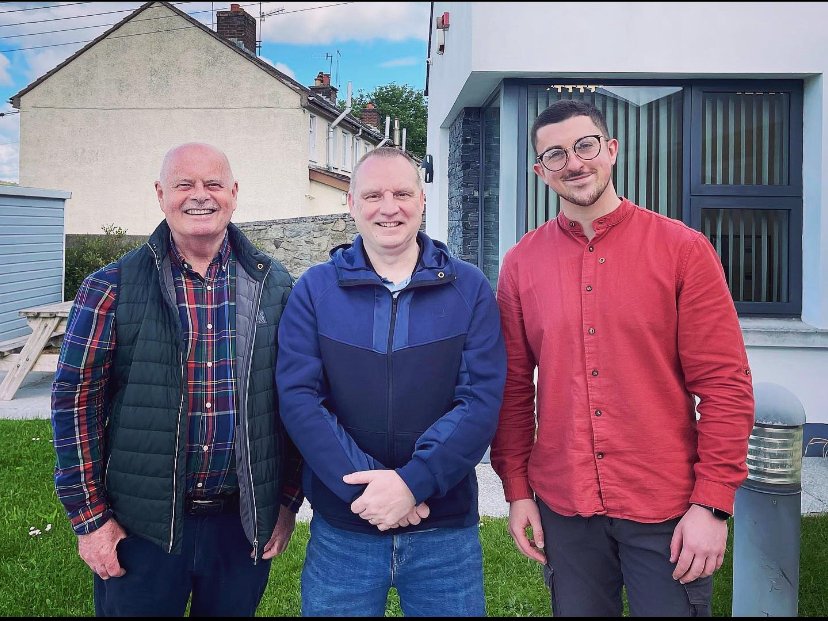 Gaeláras Mhic Ardghail (@gaelarasma) on Twitter photo Lá órga - shaothraigh Tony Fáinne Óir inné. COMHGHAIRDEAS LEIS. Tá daoine eile le dul faoin scrúdú (Fáinne Óir/Fáinne Airgid) go luath. Beidh muid ar fáil go dtí 31 Bealtaine má tá suim ag iarrthóirí eile, ó cheantar ar bith, tabhairt faoin teist.
gaelarasmhicardghail@gmail.com Lá órga - shaothraigh Tony Fáinne Óir inné. COMHGHAIRDEAS LEIS. Tá daoine eile le dul faoin scrúdú (Fáinne Óir/Fáinne Airgid) go luath. Beidh muid ar fáil go dtí 31 Bealtaine má tá suim ag iarrthóirí eile, ó cheantar ar bith, tabhairt faoin teist.
gaelarasmhicardghail@gmail.com