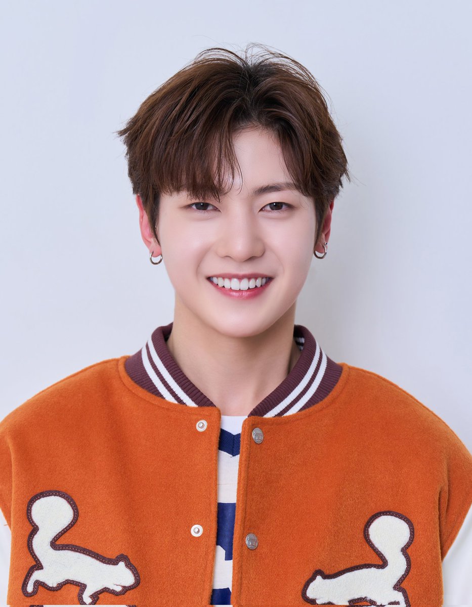 ZEROBASEONE_INA's tweet photo. 𝗭𝗘𝗥𝗢𝗕𝗔𝗦𝗘𝗢𝗡𝗘 𝗜𝗗 𝗣𝗵𝗼𝘁𝗼𝘀 [2/3]

#ZEROBASEONE #ZB1 
#제로베이스원 @ZB1_official https://t.co/o9dTPvIiue