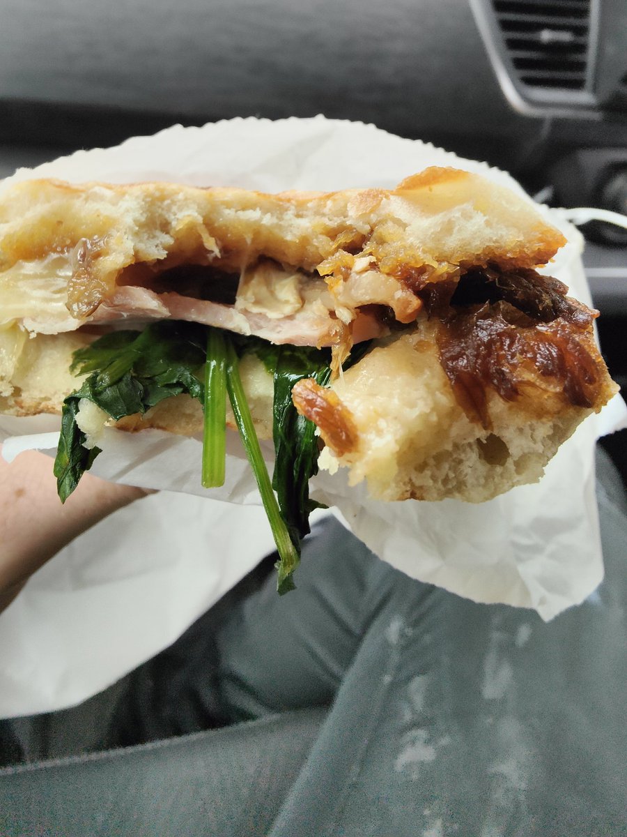 OneManOneSando's tweet image. Bacon / brie / caramelised onion chutney / spinach. Just what you need at 1030 beats the standard Greggs hands down. Bacon a bit under done for me though.
Cost - £4
7.5/10