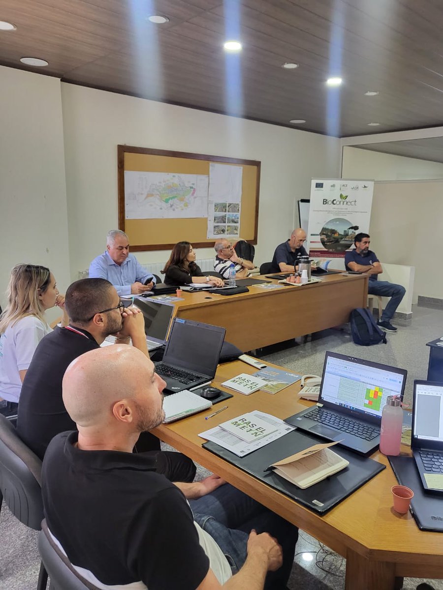 On their 3rd day in Lebanon, ETC-UMA evaluators meet SPNL experts, partners in EU-funded project, BioConnect. Discussing biodiversity assessments and agricultural practices in Himas, connectivity and management planning. #EUBioConnect4Lebanon @SpnlOrg @ETC_UMA @abdul_dania