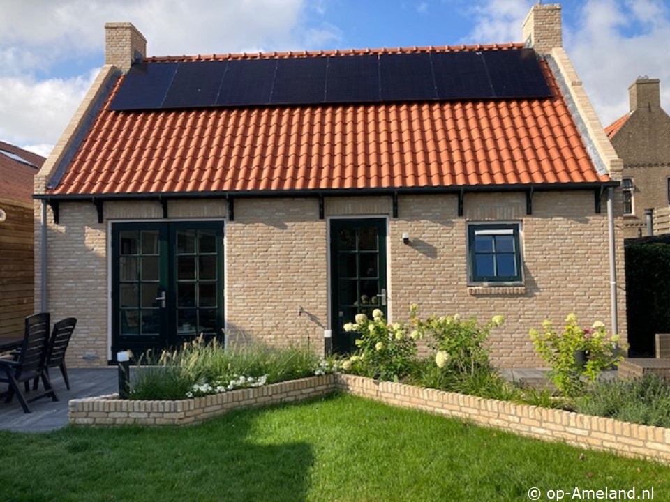 | Aanvraag voor vakantieverblijf 
| ``t Roefke (Oranjeweg)`
| 06-09-2024 tot 13-09-2024
| ook naar ``t Roefke (Oranjeweg)`....?
| ....kijk op
| op-Ameland.nl/-/Vakantiehuis…
<a href="/ElisadeJongB/">Elisa de Jong</a> #LastminuteAmeland