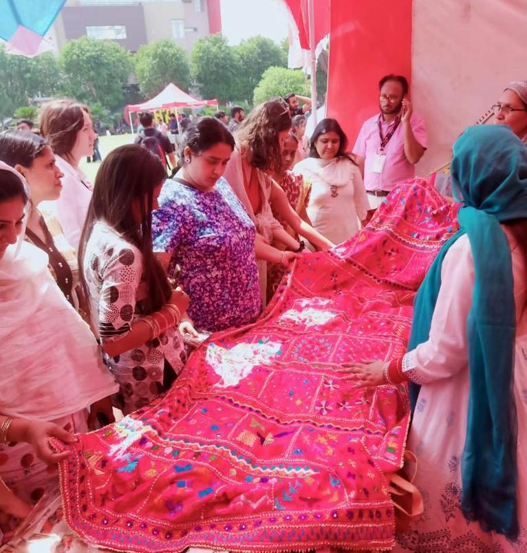 MBCT_Trust's tweet image. A Cultural &amp;amp; Heritage of Panjab Fair * was organised by students of Chitkara Design School held at their Rajpura campus from 8am to 6pm. PHULKARI MAKERS BASSI PATHANA PMBP along with several other NGOs and students set up 18 stalls. 
#PMBP #PhulkariMakers #bassipathana