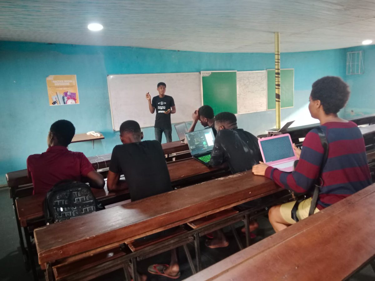 GDSCOUI's tweet photo. Another week to keep moving 🥳🥳🥳
#5weeksBootcamp #Flutter #Web #ExploreML #gdscoui https://t.co/JrNHH5oRvN