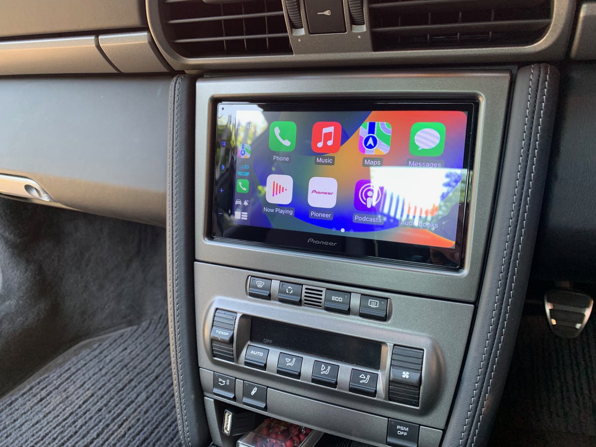 dynamic_audio's tweet photo. Porsche 911 2007 model upgraded with wireless Pioneer CarPlay stereo using Connects2 fitting accessories.

@PorscheGB @Connects2 @PioneerUK https://t.co/2qy4YxKwyo