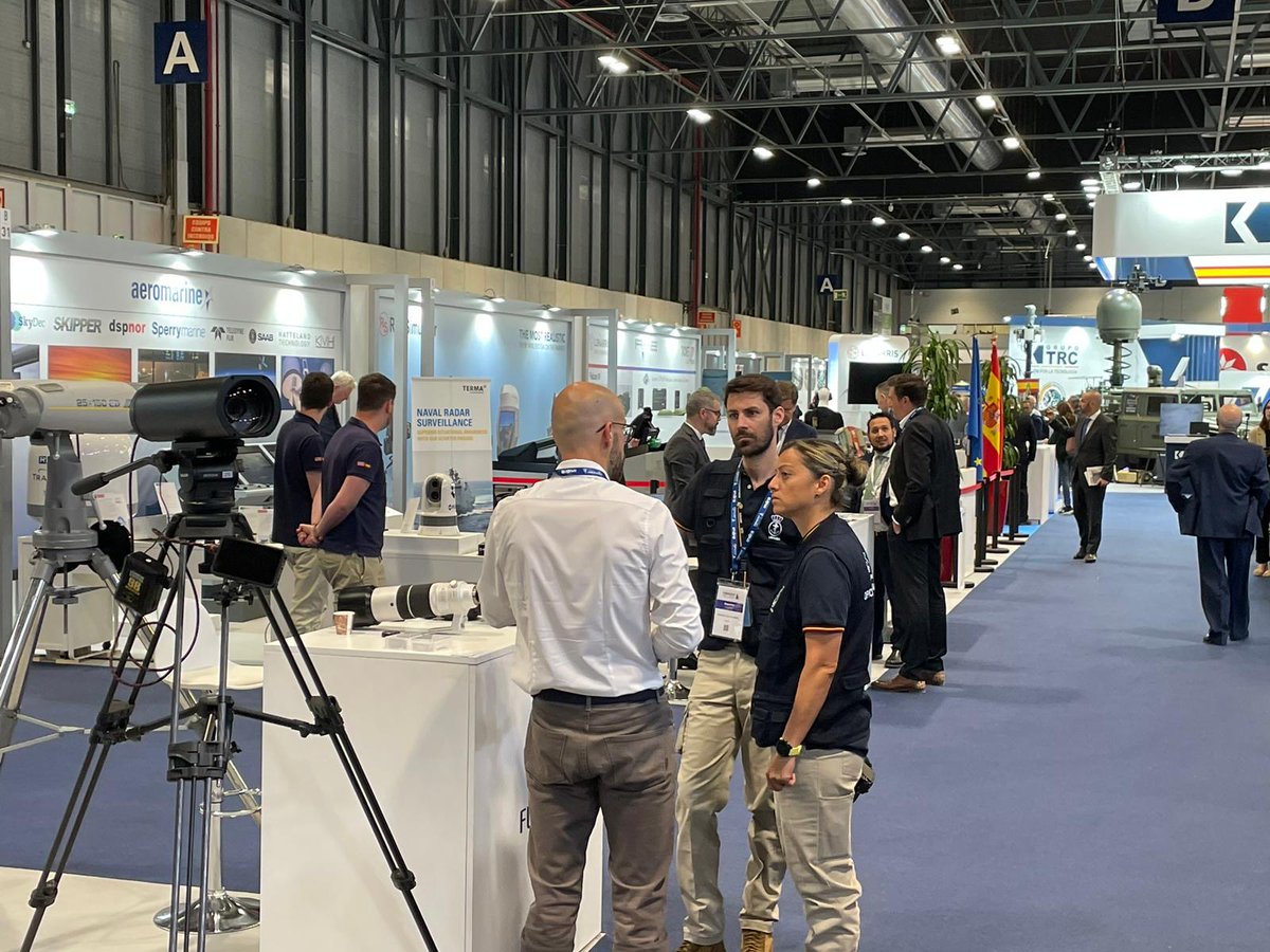 fujifilm_es's tweet photo. Los visitantes podrán conocer las posibilidades que ofrece la cámara de videovigilancia de largo alcance #SX1600, el proyector #Z8000, la gama de prismáticos #Fujinon, las cámaras de la #SerieX y #GFX, así como la tecnología de almacenamiento en cinta #LTOUltrium9. https://t.co/XhwUMPIKH9