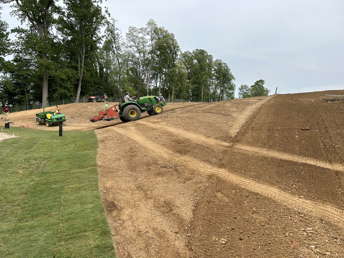 “West Basin” and “Chicken Breast” ⛳️ surrounds sodded with Tahoma 31 Bermudagrass! Seeding ⛳️ and apply pre-plant today @UnionLeagueGolf #Torresdale Par 3 ⛳️ Course. @chasemcevers @ScottBordner @turf2mark @JStehel @SteveWeisser @MottinGolf @sodmd @RaynoldMasiya @SimphiweGama141