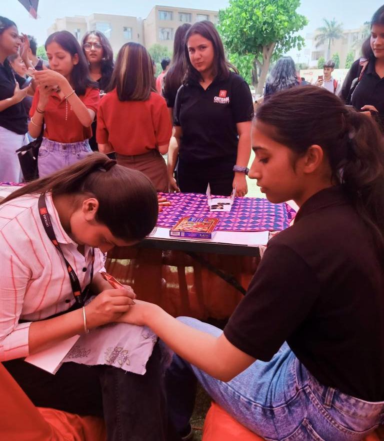 A Cultural & Heritage of Panjab Fair * was organised by students of Chitkara Design School held at their Rajpura campus from 8am to 6pm. PHULKARI MAKERS BASSI PATHANA PMBP along with several other NGOs and students set up 18 stalls. 
#PMBP #PhulkariMakers #bassipathana