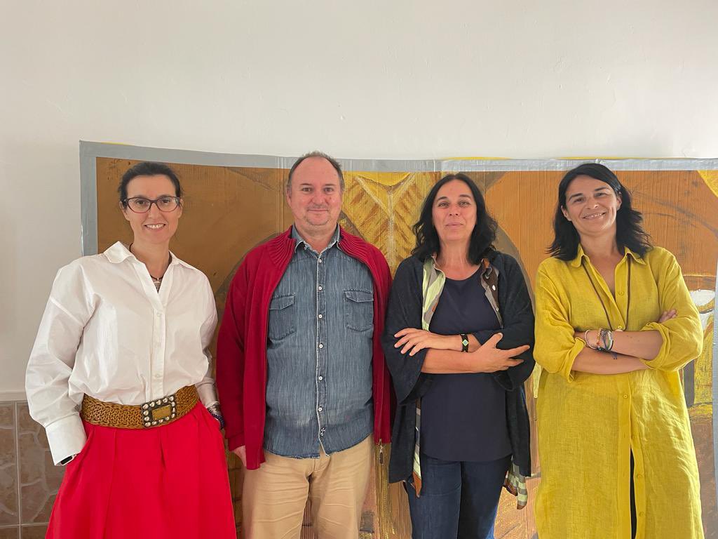 Nos siguen visitando. Asesoramos y colaboramos con los técnicos de orientación laboral de la Agencia de Empleo Joven de Zafra. En la imagen con su técnica y con el coordinador de Empleo de la misma agencia.