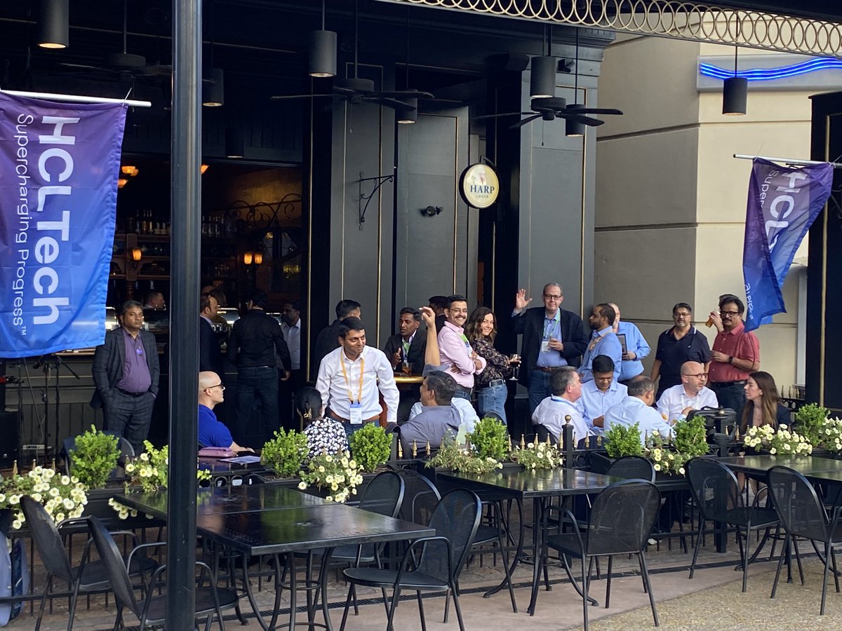 ValerianHarris's tweet image. @HCLTech customer appreciation evening at THE PUB, Pointe Orlando 
@SAPSapphire 
#SAPPHIRE23 
#superchargingprogress