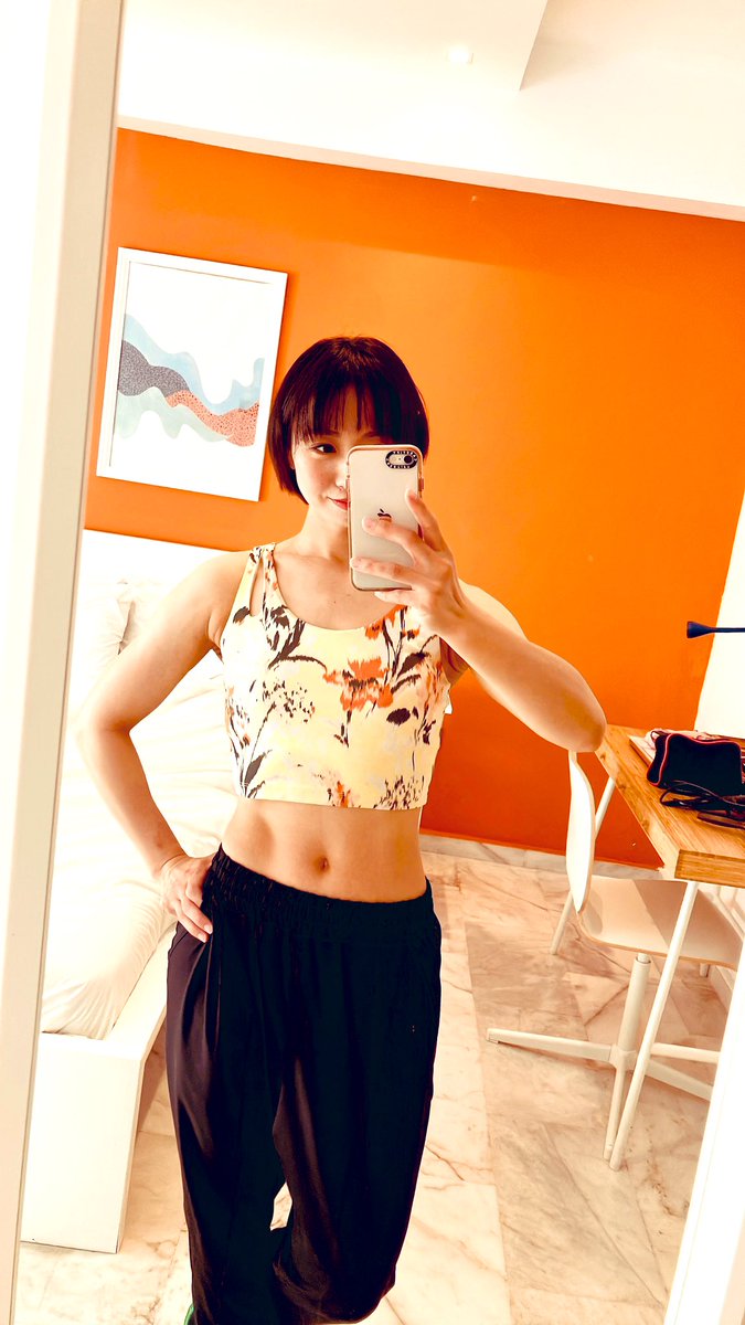 EmiriIwamoto's tweet photo. 今回のモロッコ遠征中の移動ウェア、トレーニングウェアは全てナージーさんにご提供頂きました😉💓✨
ナージーさんのウェアは、オシャレで可愛いし、肌触りもよくて、おまけに速乾性が高いから洗濯してもすぐ乾くのです！
トレーニングウェアがオシャレで可愛いと気分上がりますよね😍🧚🏻‍♀️
#nergy https://t.co/GTiio2e9Nm