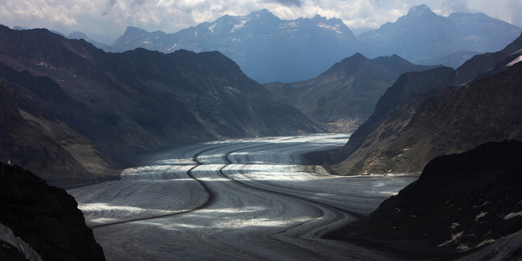 Von vielen Gegnern des Klimaschutzgesetzes wird immer wieder argumentiert, dass die #Alpen vor 6000 Jahren bis hoch hinauf eisfrei waren. Das ist richtig und wird auch von niemandem bestritten. Als Gegenargument zum #KlimaschutzGesetz taugt dieser Fakt allerdings wenig. Weshalb?