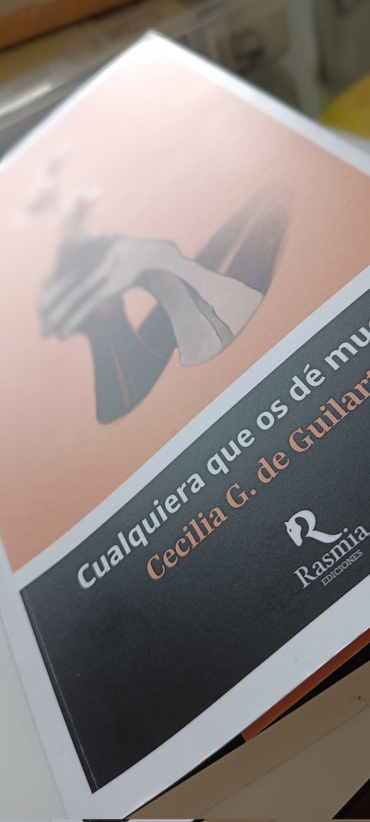 BeQuesada's tweet image. ¡Qué fácil meterse en la historia de esta mujer cerca de la frontera mexicana con Estados Unidos!

@RasmiaEdiciones #buenoslibros #librosleídos
#exilio #luchasocial #guerra #México