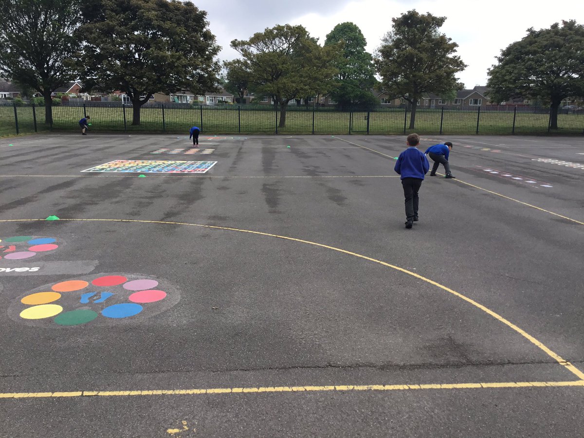 LeysFarm's tweet photo. What a fabulous start to the morning. Outdoor Orienteering for Class 4W this morning. Many skills being developed alongside map reading skills. Great way to begin #NationalNumeracyDay #LFJSPE #LFJSMaths https://t.co/Qzjgi6278C
