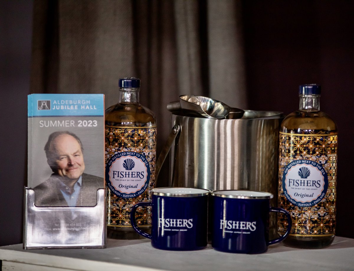 Look out for the familiar face of Clive Anderson on the front of our Summer 2023 brochure. We’ve got bags of entertainment coming to the hall during the warmer months and of course we’ll be serving <a href="/FishersGin/">Fishers Gin</a> G&amp;Ts at the bar! 🎟️🎼🎭🎻(📷 credit <a href="/CWHMedia/">Carl Humphrey</a>) aldeburghjubileehall.co.uk/whats-on/