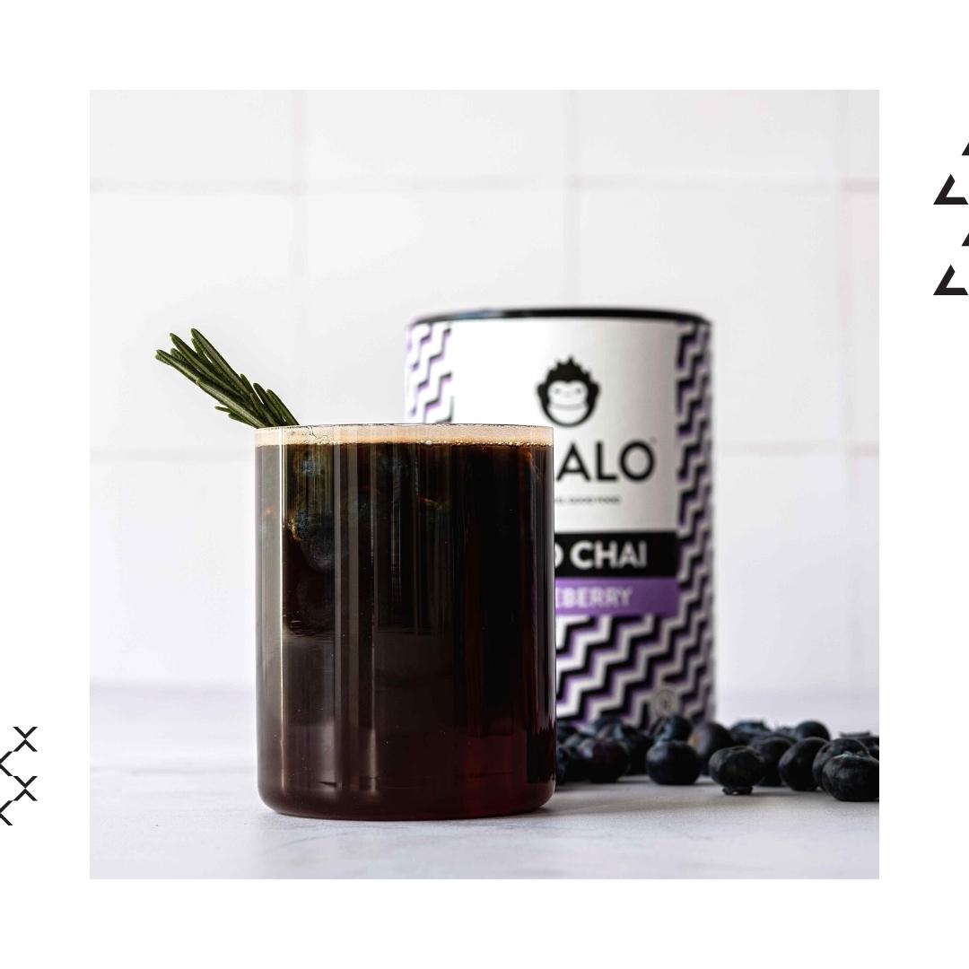 Cheers to the mid-week blues!🍹 Elevate your evening with a yummy sip of our delightful Blueberry Iced Tea. The perfect mid-week aperitif that takes relaxation to a whole new level. 🍹💙 #BlueberryIcedTea #MidWeekTreat #RelaxationGoals"