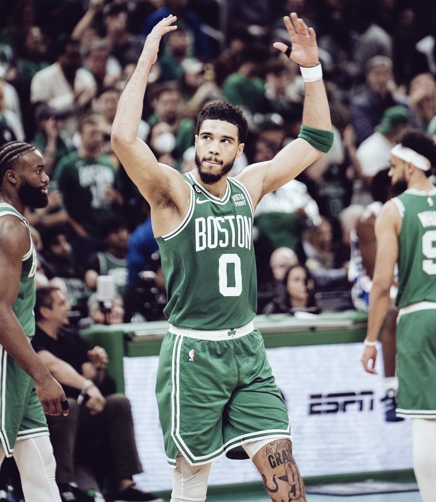 protect home court 💚👊🏽 drop '☘️' if you believe in Boston Celtics🔥 #BleedGreen #BeattheHeat