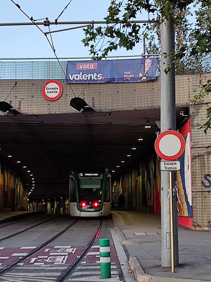 ValentsCornella's tweet photo. Valents, presente en Cornellà!
@pareraeva @valents_cat https://t.co/qsPqbCJZzl