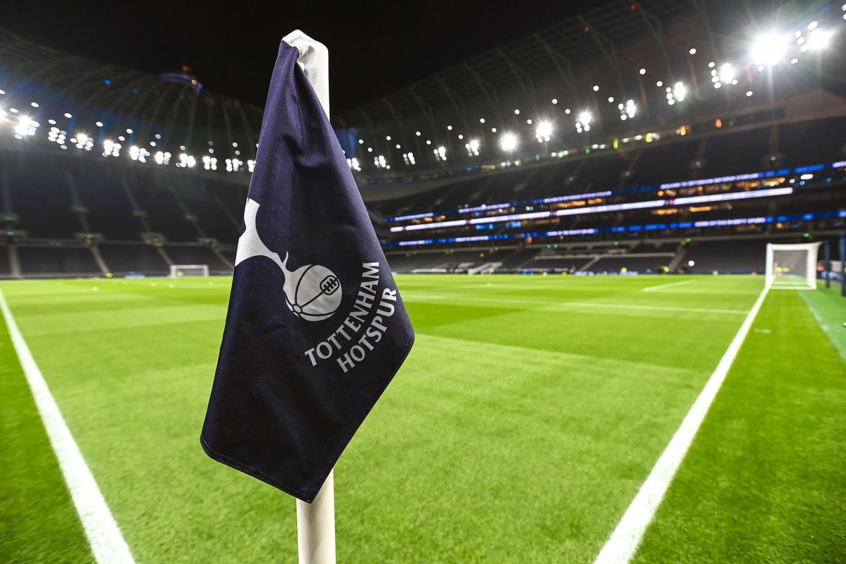 AustrianFblNews's tweet photo. 🚨UPDATE

Laut britischen Medien, dürfte es zwischen Oli #Glasner 🇦🇹 und #Tottenham, ernstzunehmenden Kontakt geben.

Noch hat der Österreicher die Chance mit der #SGE das #DFBPokalFinale zu gewinnen.

Außerdem soll Ralph #Hassenhüttl 🇦🇹 bei #Gladbach ein Thema sein. https://t.co/dkdilov4f1