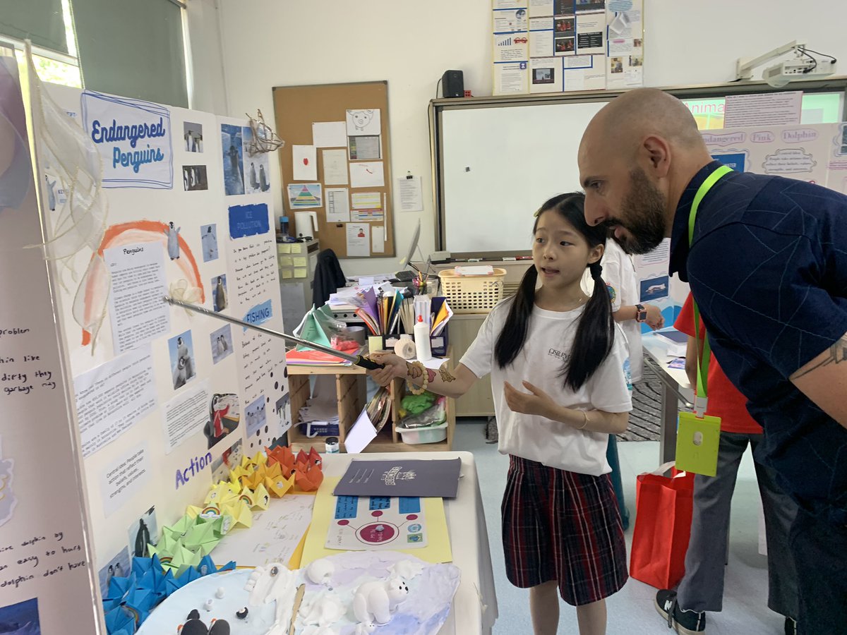 educatorrichie's tweet photo. I’m loving the positive energy of students singing their PYPX song “agents of change” after a fantastic first day of showcasing their exhibits! Students are buzzing and feeling the PYPx spirit 😀☺️😊🌎🎼 #MyPYPx https://t.co/QXGWF8QzKd