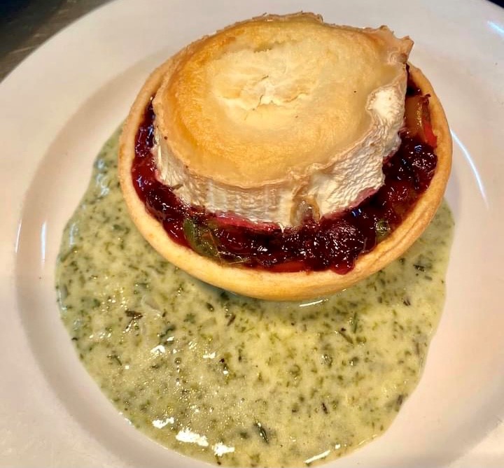 It's #NationalVegetarianWeek and our talented chefs <a href="/OakeVenue/">Oake Manor</a> produce some delicious meat-free options to get taste buds tingling, including a vegetarian carvery lunch on Sundays 😋

Have a look at our menus on our website  oakemanor.com/restaurant-bar…  
#vegetarianfood #taunton