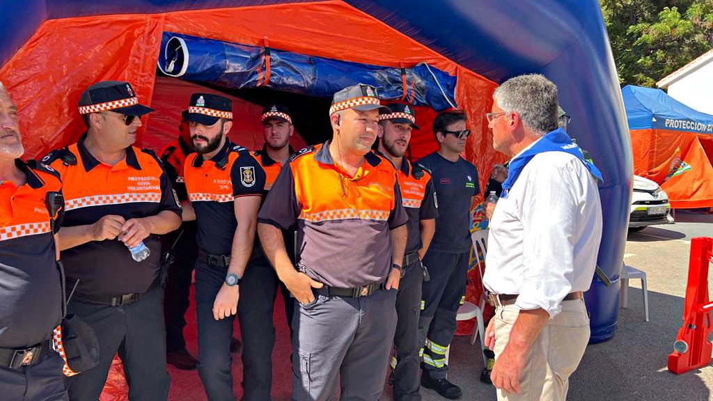 PC_Nerja's tweet photo. 🟠 PREVENTIVO 🔵

🔸El pasado lunes, 15 de mayo, estuvimos de servicio en el dispositivo especial para la cobertura de la Romería de San Isidro🐂💃🏼 

Una romería segura gracias a:
▪️Policía Local.
▫️Guardia Civil.
▪️@cpbmalaga 
▫️Servicios Sanitarios. https://t.co/hgHswoMFea
