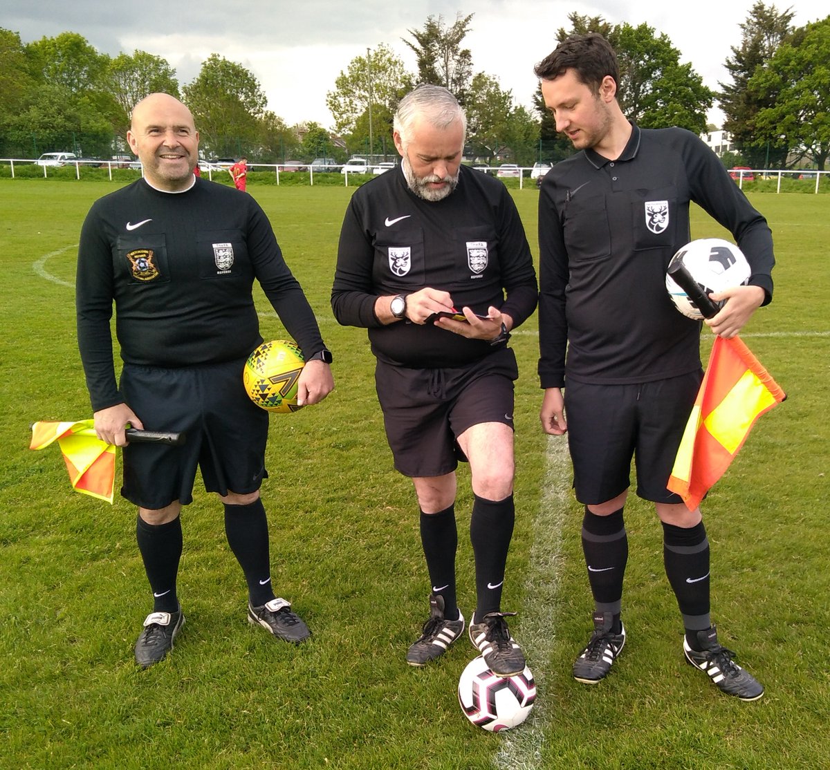 The match officials did a good job last night. You can't have a football match without officials!

@ref_grassroots @TheRefereeForum @NonLeagueCrowd @refsix @refsupportuk @TheRefereeStore @FARefereeing @Teamgrassroots_ @jamesdearl @HertfordshireFA @RefereesWorld @no1capone