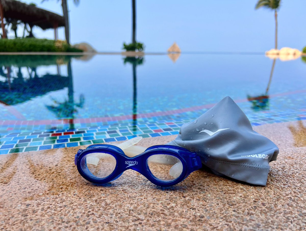 VekaMere's tweet image. Nadar revitaliza el cuerpo y alma.

#BlueIsTheWarmestColor #JustBlue