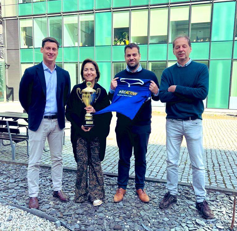 ChristophidouEU's tweet photo. Well done to all teams participating in 1st EU League charity tournament! ⚽️
Colleagues across @EU_Commission raising funds in solidarity for 🇺🇦 &
showing how to #BeActive!
An even bigger 👏 to our winning team #DGEAC @EuSport #DGCOMM! Time to get ready for #EuropeanWeekofSport https://t.co/vJ674ncVPS