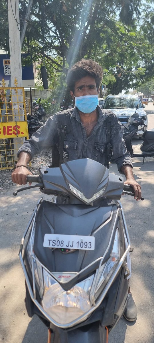 SandeepKanchi's tweet photo. @KTRBRS Sir I still believe strict laws should be punished with people who drive recklessly without licence This idiot yesterday 16 May at around 11.50am dashed me at 60-70 kmph while I was at 20 kmph got my hand fractured He was not even wearing helmet and escaped slowly @HYDTP https://t.co/pKADauRW5q