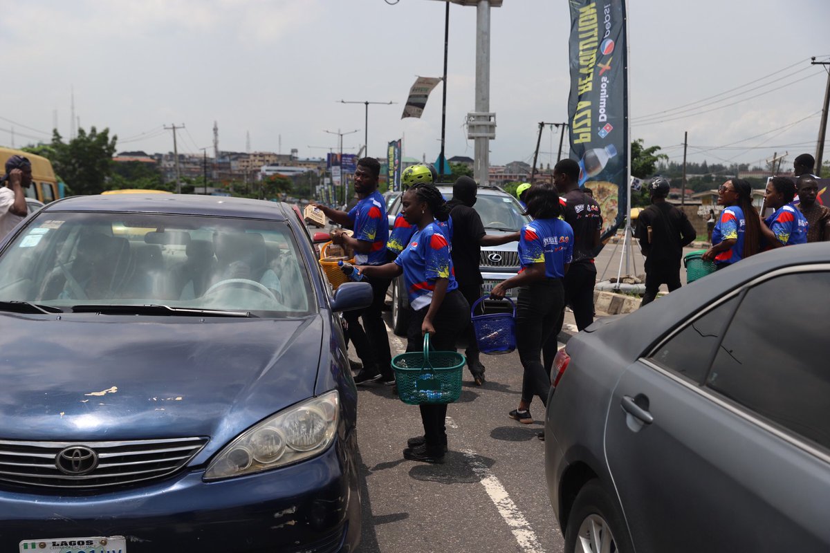 dominosng's tweet photo. Domino’s Pizza X Pepsi Naija are out on the streets serving you #confamcollabo with FREE Domino’s Pizza & a bottle of Pepsi 😍😍😍
Guess our next location! https://t.co/48P0THjw1G