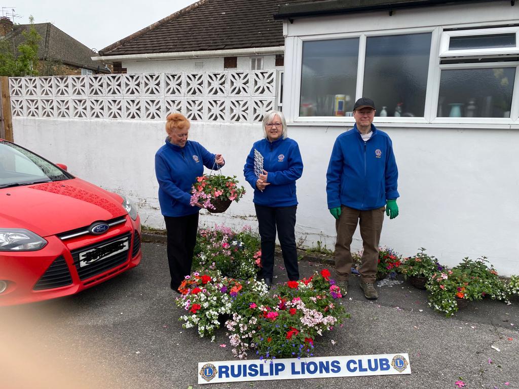 Click and Collect hanging basket sale
