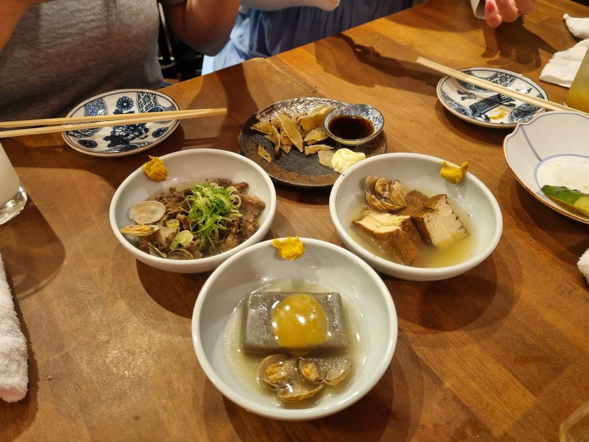 dani_8081004's tweet photo. 일본 사는 칭구들이 있어서 좋다...❣️
호텔에서 일회용슬리퍼도 받아다주고
한국인들은 모르는 맛집도 데리구가줌😆 https://t.co/vHHRaOpTX0