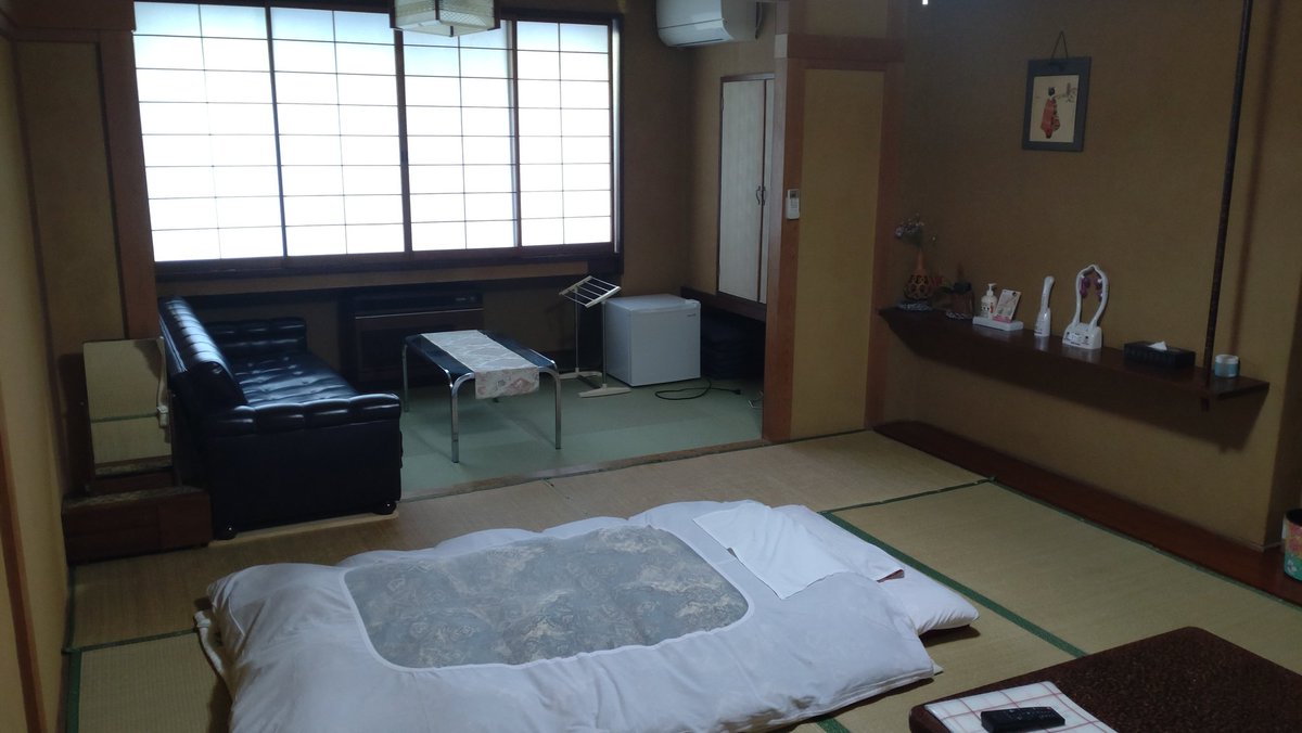 weerez666's tweet photo. 女将(さん)とご主人がとても親切で24時間天然温泉入り放題とか神かよ
 #老神温泉  #楽善荘 https://t.co/N9dCVL7o8L