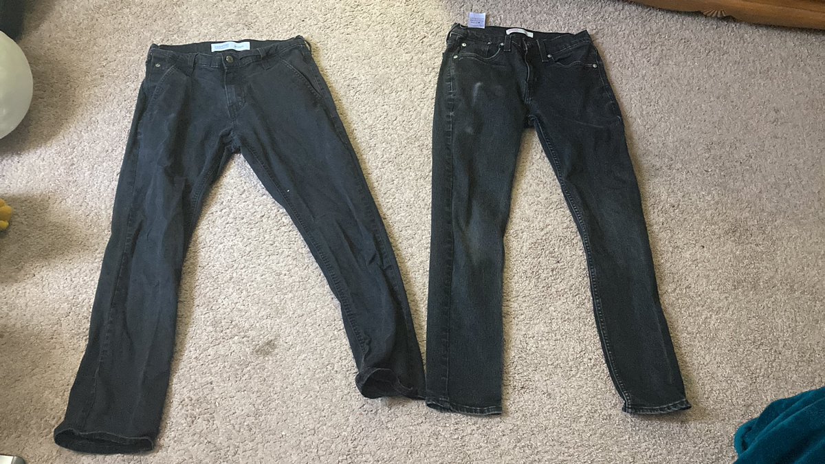 ParrottGaming's tweet photo. @PicturesFoIder If this is a pair of pants.. then WTF is this!? https://t.co/LDFiCDdEvq