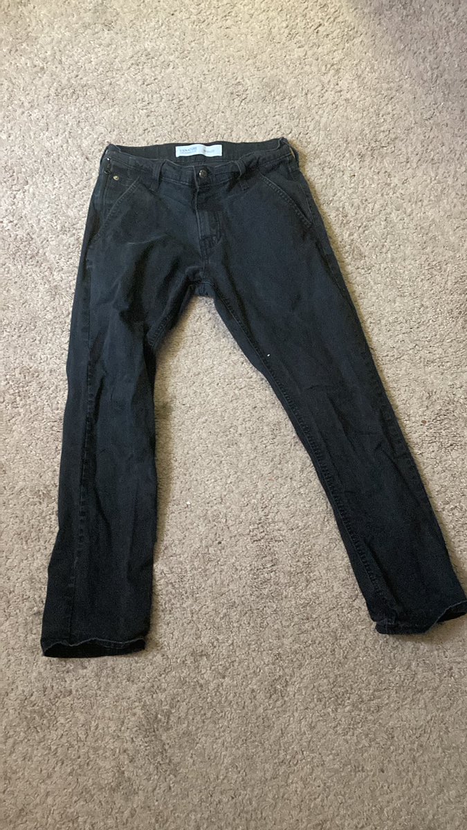 ParrottGaming's tweet photo. @PicturesFoIder If this is a pair of pants.. then WTF is this!? https://t.co/LDFiCDdEvq