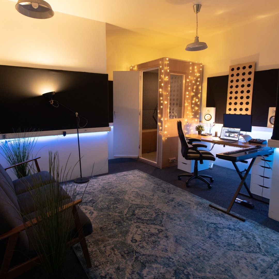 Studiomatic_'s tweet photo. Le Studiomatic 12 est l’un de nos plus prestigieux studios de #beatmaking. Avec ses 35 m2 et son ouverture 24/7, il offre à nos membres un espace très spacieux et très lumineux !

Découvrez tous nos studios sur notre site
👉 https://t.co/ChbyoTSRxe 

#recordingstudio #mao https://t.co/iED4N8e0Re